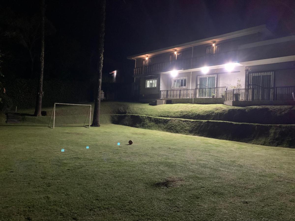 Excelente Casa, Bairro Nobre Em Campos Do Jordao Villa Exterior photo